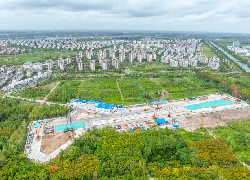 軌交崇明線車站封頂