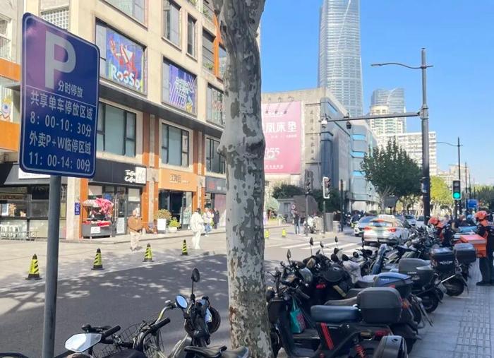 破解商圈治理難題 徐匯試點(diǎn)分時(shí)共享停車(chē) 早高峰停單車(chē) 午高峰給騎手
