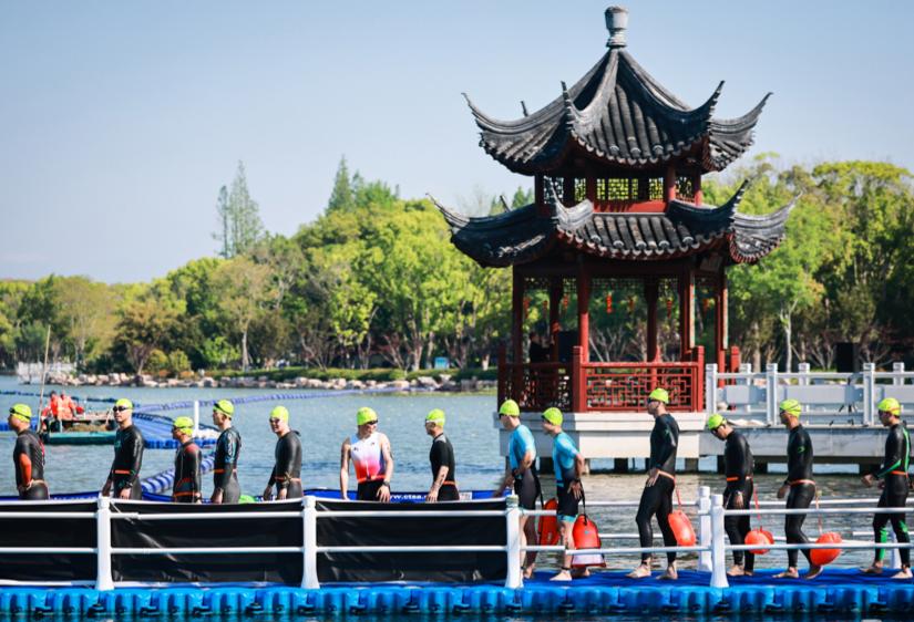 一賽跨兩城 一步一風(fēng)光 2026長三角國際鐵人三項賽暨鐵人中國T51.5上海公開賽落下帷幕