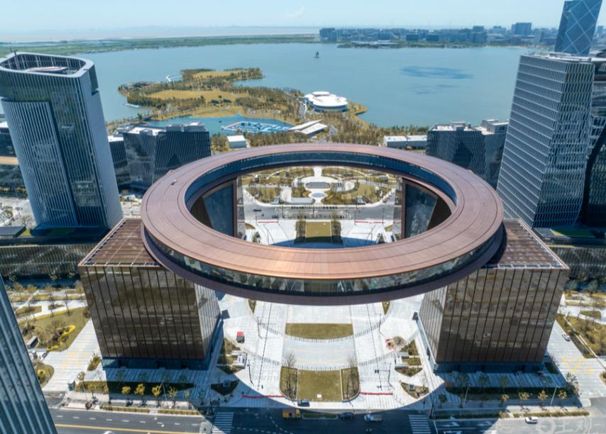 臨港新地標“榮耀之環(huán)”完成建設即將投入使用