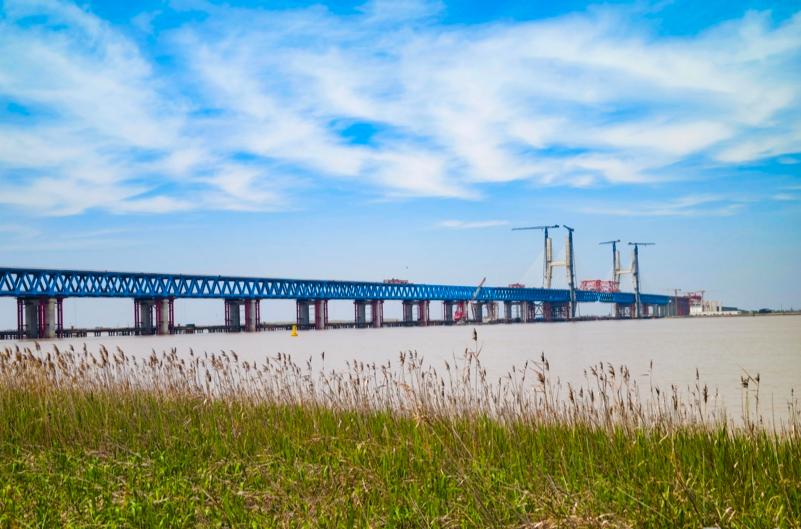 崇啟公鐵長江大橋合龍?jiān)诩?></div>
                                                      <div   id=